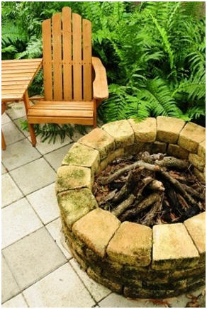 Top Free DIY Backyard Project Plan Sites - Build just about anything for your backyard with the help of these four top web sites full of free project plans.
